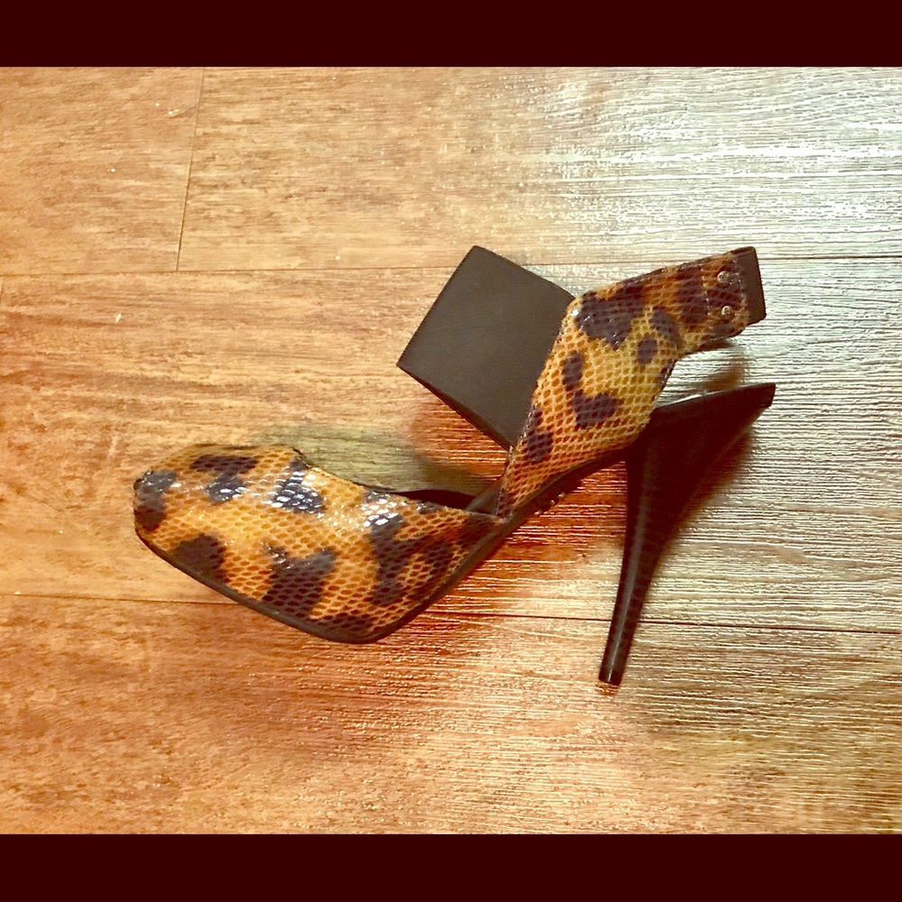 Simply Vera Vera Wang animal print pumps